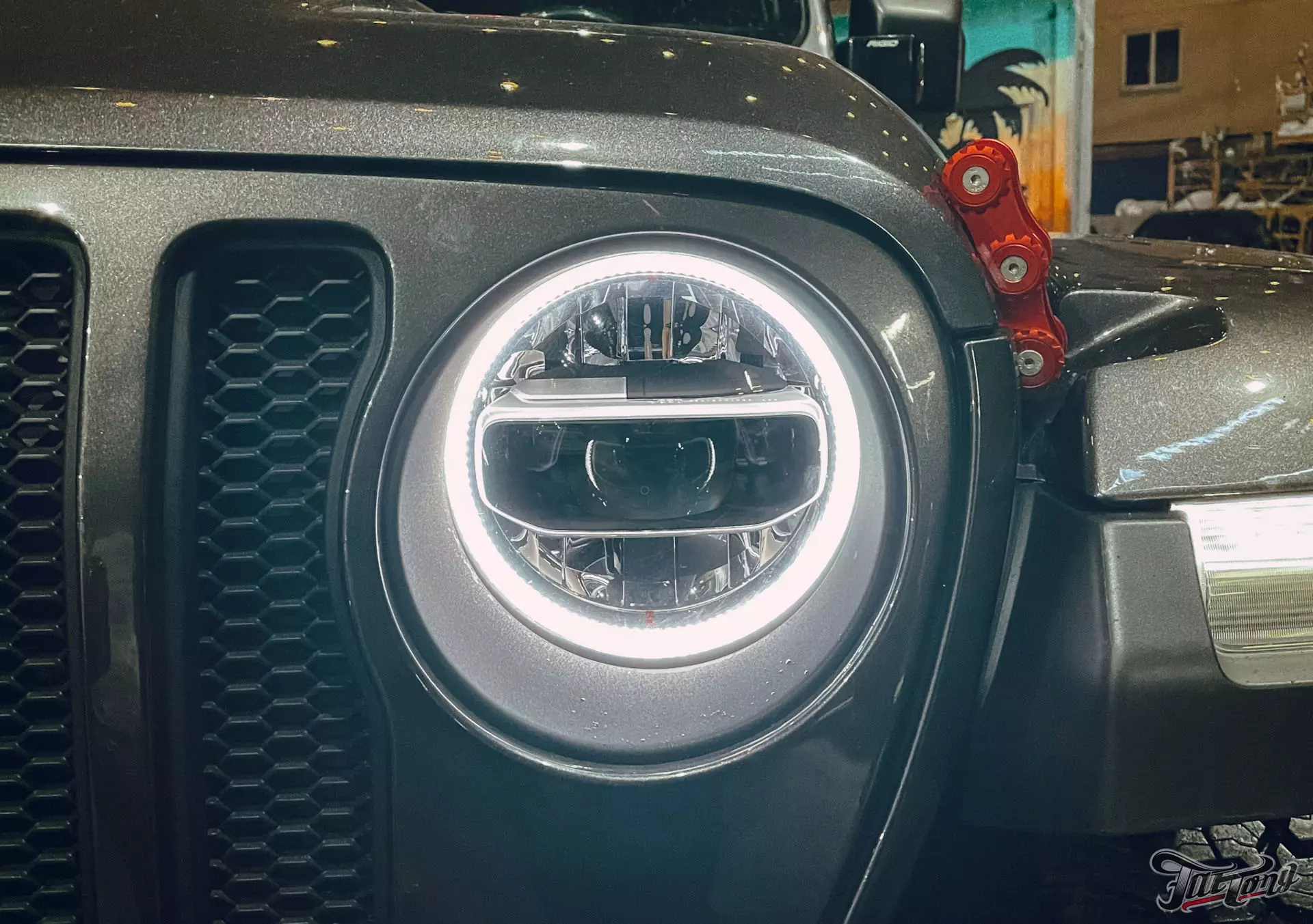 Jeep Wrangler Rubicon. Ангельские глазки